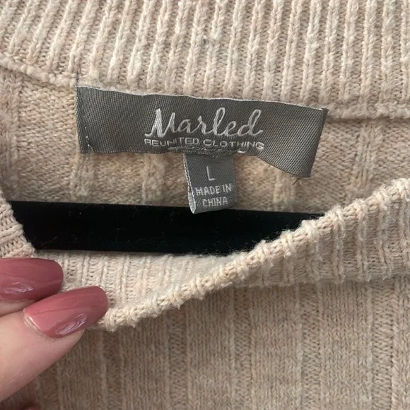 Tan sweater - Picture 4 of 7